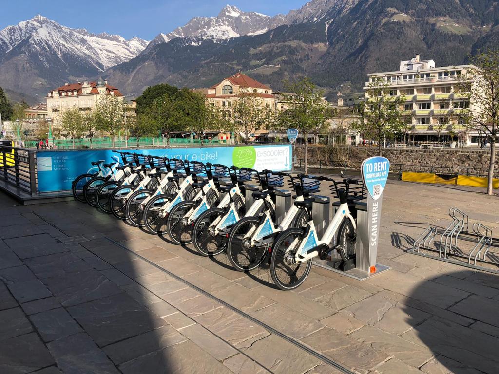 Al momento stai visualizzando Arriva l'App "Terme di Merano". Parcheggi, prendi lo scooter e vai alle terme